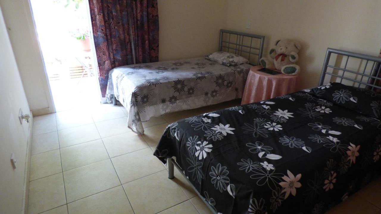 Kalampakas Guesthouse Larnaca Exteriör bild